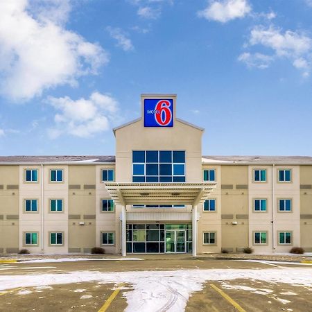 Aurora Inn Estevan Exterior foto